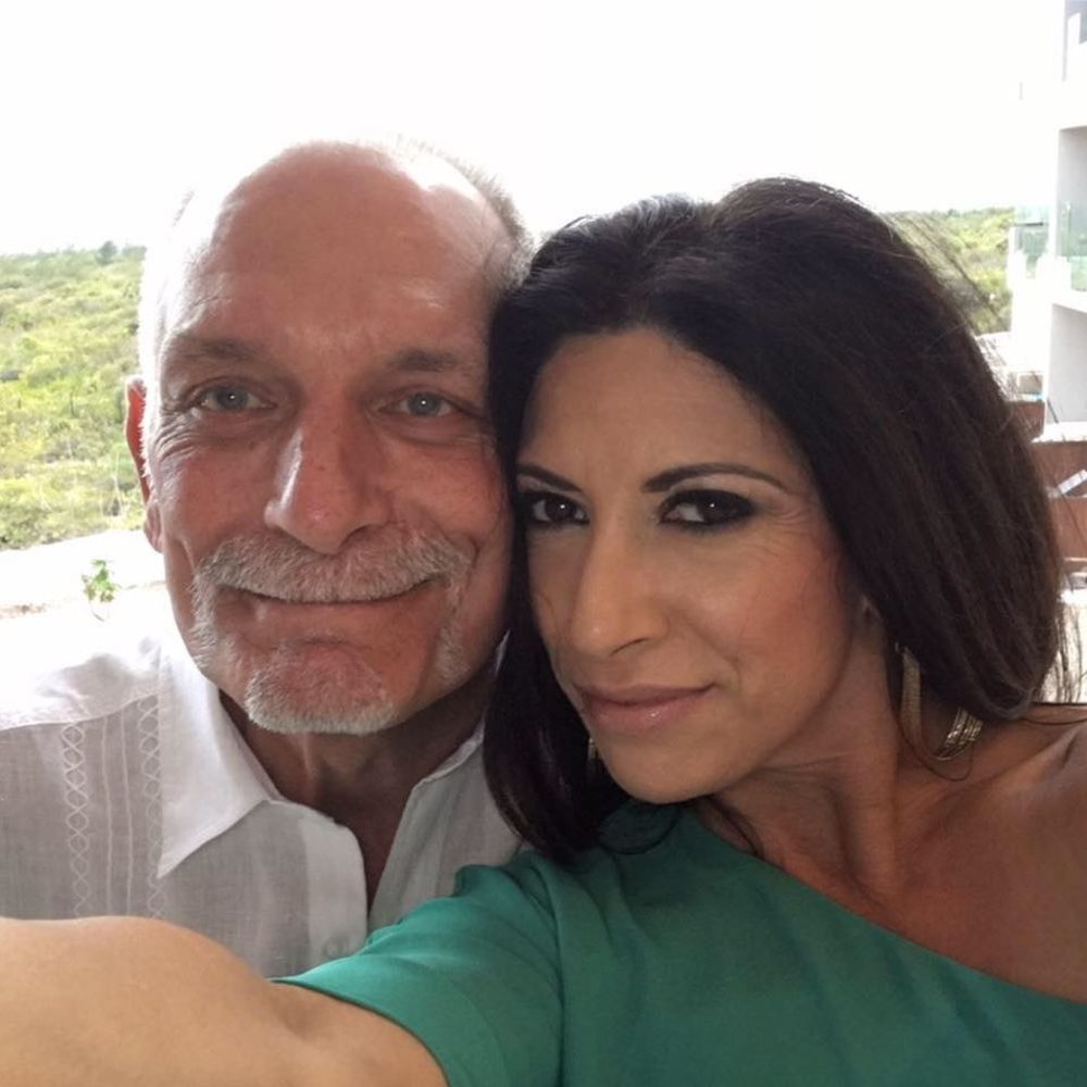 Meet your Posher, Gloria